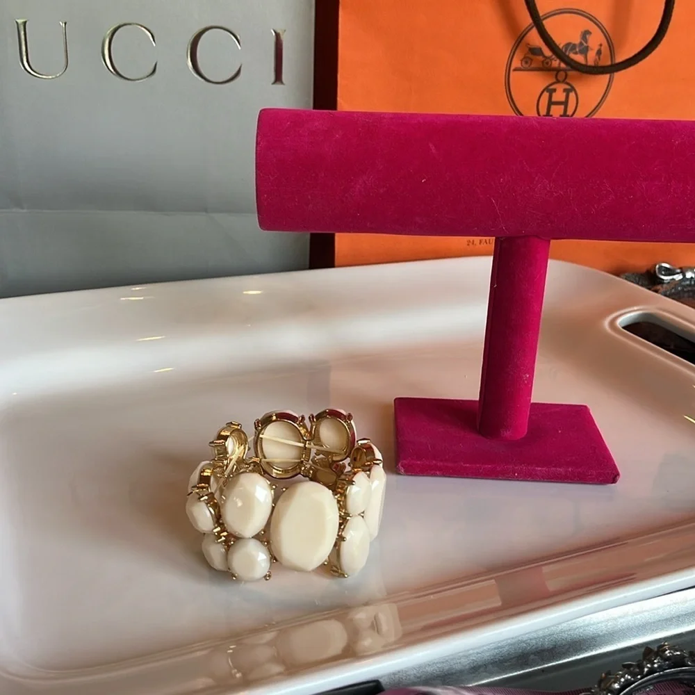 Chunky Stretchy Stone Cream Bracelet - Picture 2 of 5